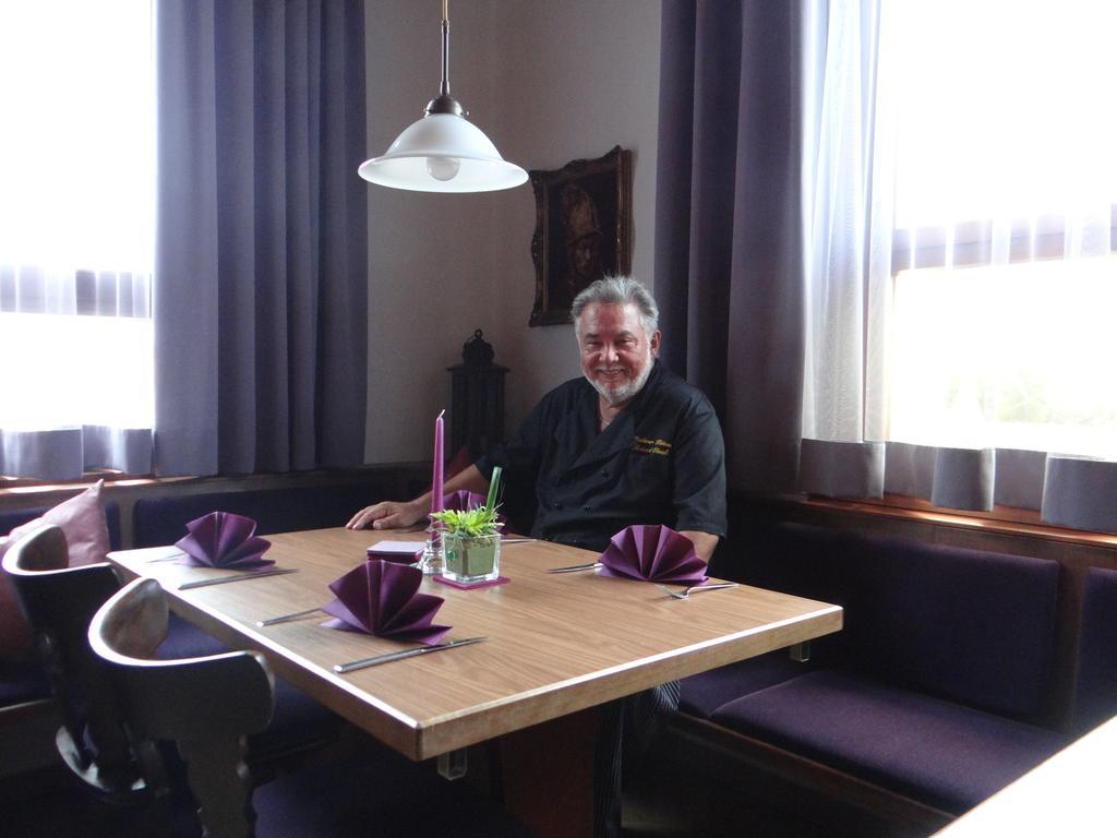 Hotel-Restaurant Zum Goldenen Hahnen 마크그로닝헌 외부 사진